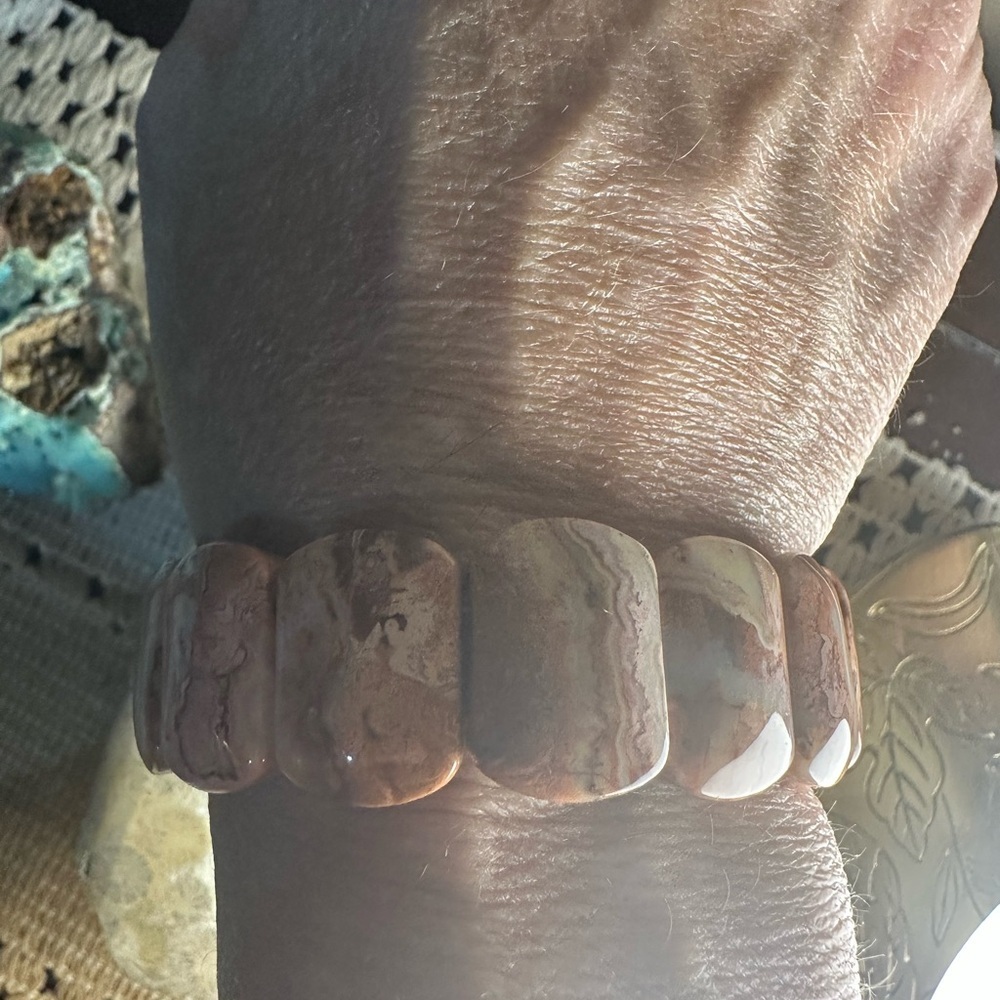Banded Agate Beaded Elastic Bracelet - Picture 9 of 13